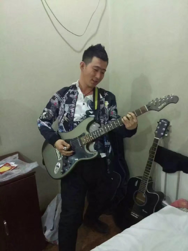 小吉他的第一张照片--四平蓝颜知己交友网